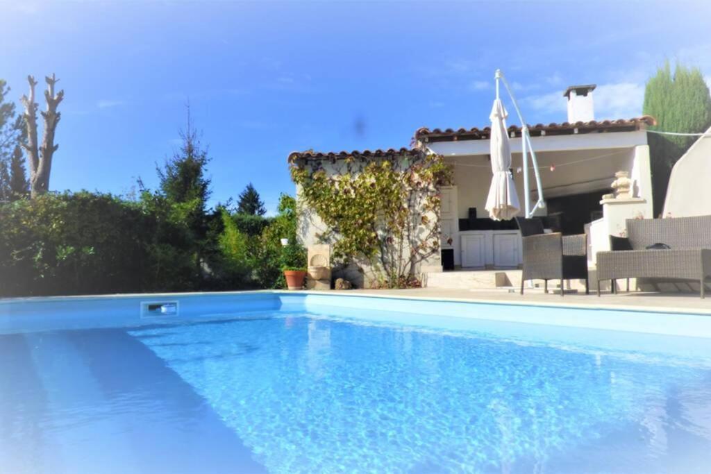 Ibis - Villa Avec Piscine, Jardin Et Parking Arles Exterior photo